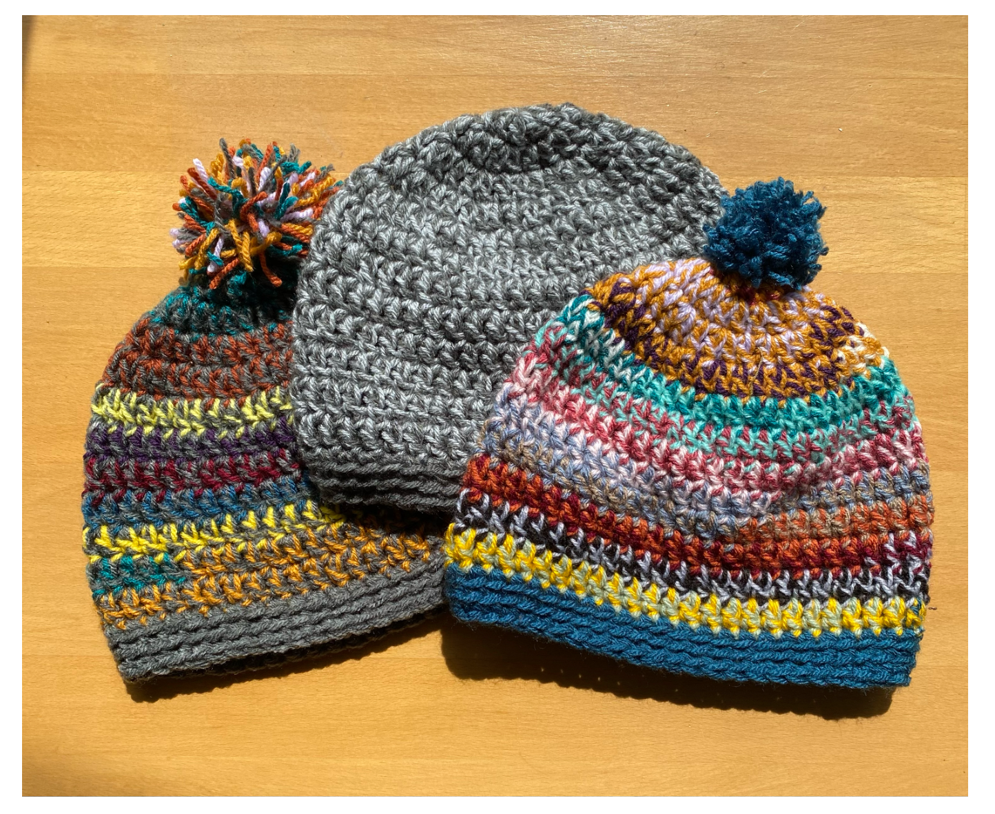 Gratis haakpatroon voor een muts – ideaal voor restjes wol!